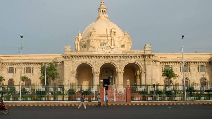 उत्तर प्रदेश में बजट पर सियासी घमासान: विपक्ष ने सरकार के दावों पर उठाए सवाल