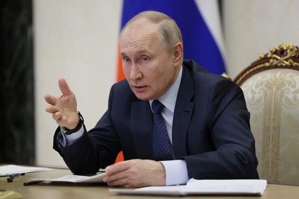 रूस के राष्ट्रपति व्लादिमीर पुतिन ने अमेरिकी संपत्ति जब्त करने की अनुमति वाले आदेश पर हस्ताक्षर किए